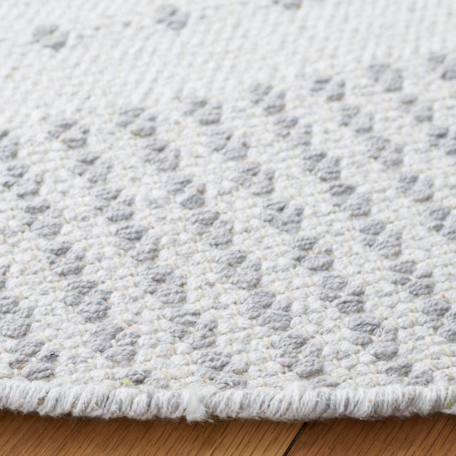 Safavieh Montauk Mtk714G Light Grey/Ivory Rug.