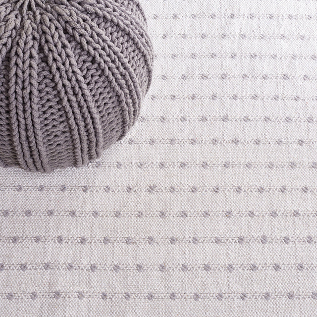 Safavieh Montauk Mtk714G Light Grey/Ivory Rug.
