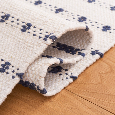 Safavieh Montauk Mtk714N Navy/Ivory Rug.