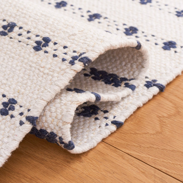 Safavieh Montauk Mtk714N Navy/Ivory Rug.