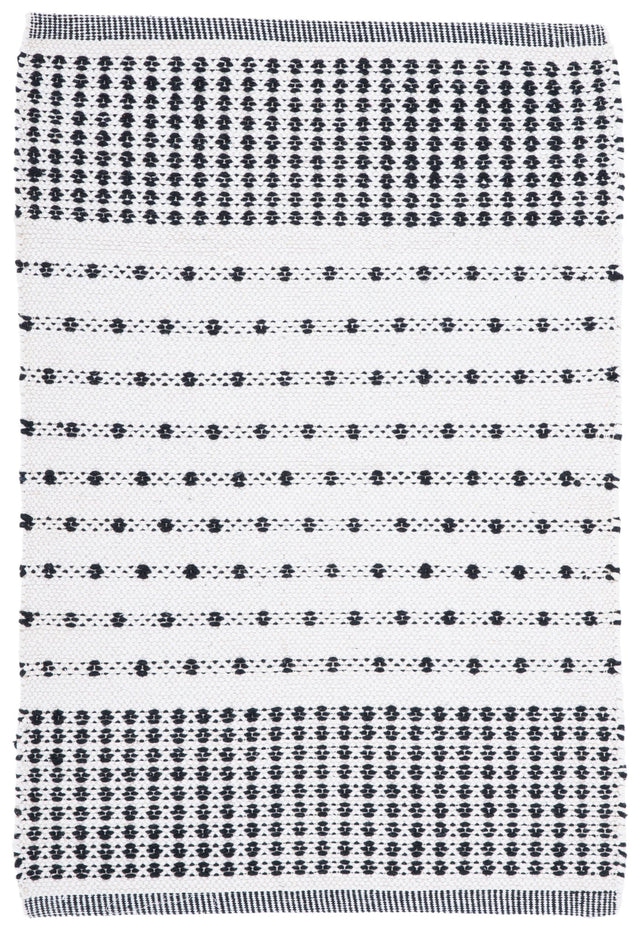 Safavieh Montauk Mtk714Z Black/Ivory Rug.