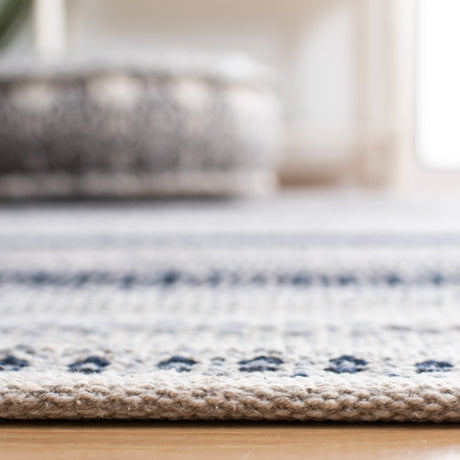 Safavieh Montauk Mtk851H Grey/Black Rug.