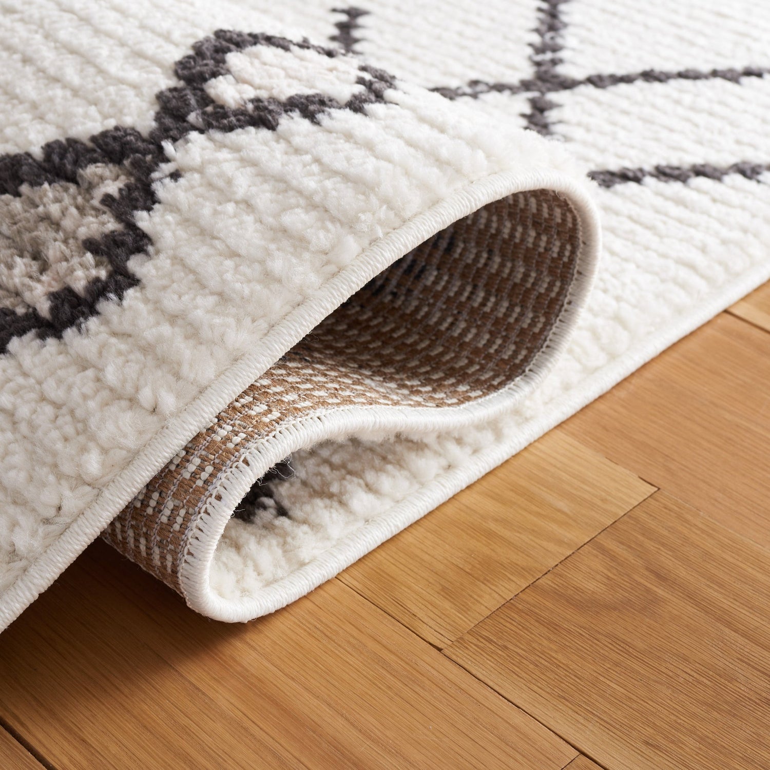Safavieh Moroccan Tassel Mrt105A Ivory/Orange Rug.