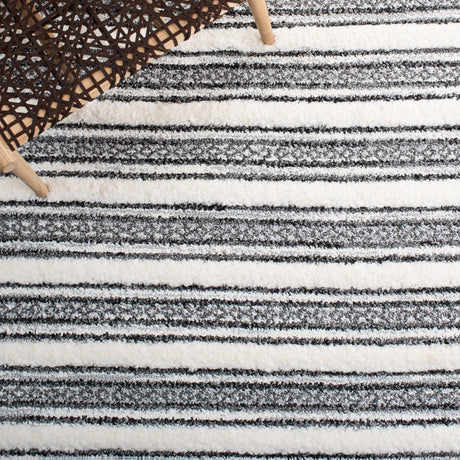 Safavieh Moroccan Tassel Shag Mts620F Grey/Ivory Rug.