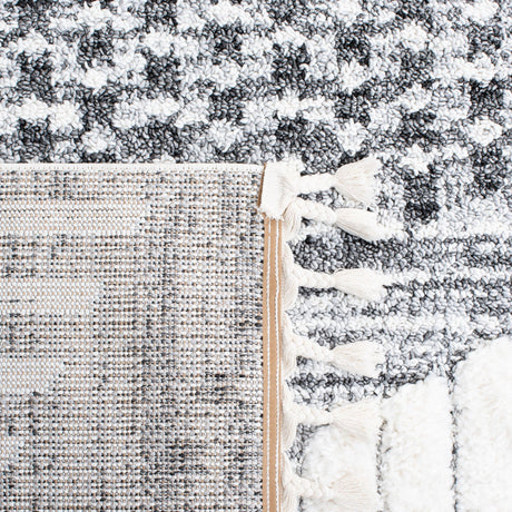 Safavieh Moroccan Tassel Shag Mts624F Grey/Ivory Rug.