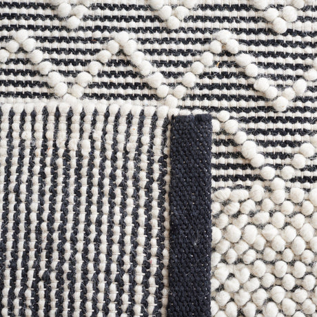 Safavieh Natura Nat125Z Black/Ivory Rug.