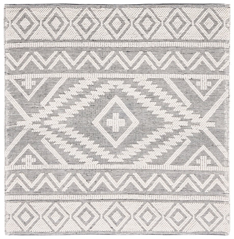 Safavieh Natura Nat275Z Black/Ivory Rug.