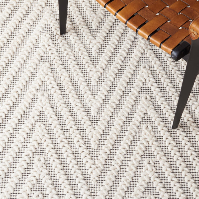 Safavieh Natura Nat277A Ivory/Black Rug.