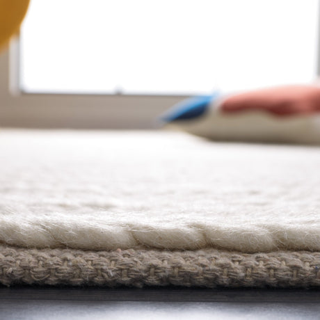 Safavieh Natura Nat280A Ivory Rug.