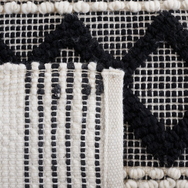 Safavieh Natura Nat334A Ivory/Black Rug.