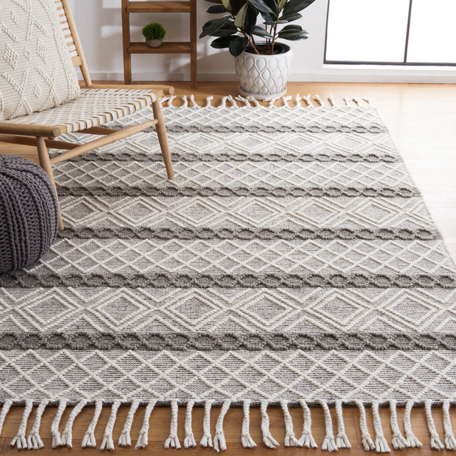 Safavieh Natura Nat344A Ivory/Charcoal Rug.