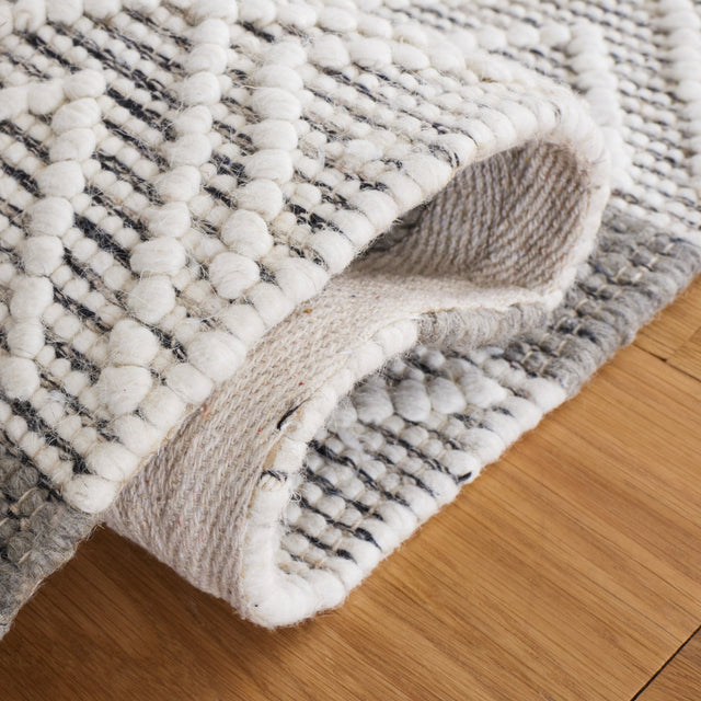 Safavieh Natura Nat344A Ivory/Charcoal Rug.
