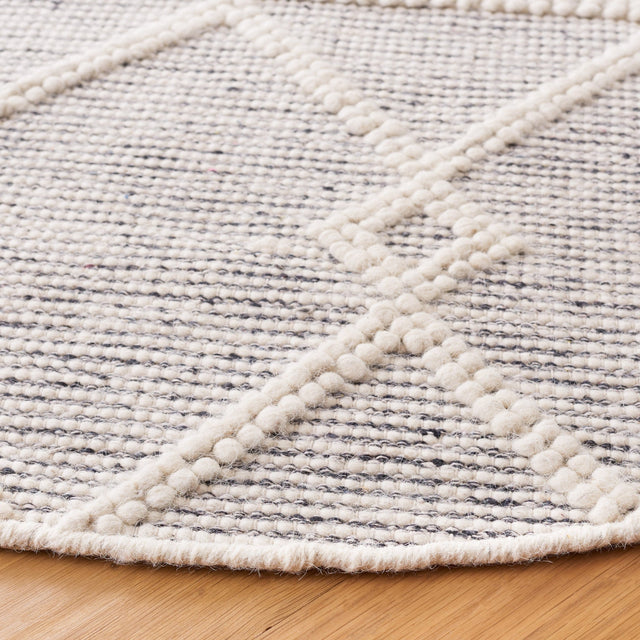 Safavieh Natura Nat347A Ivory/Black Rug.