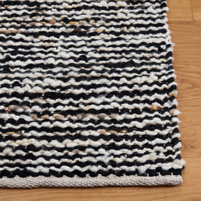 Safavieh Natura Nat350Z Black/Ivory Rug.