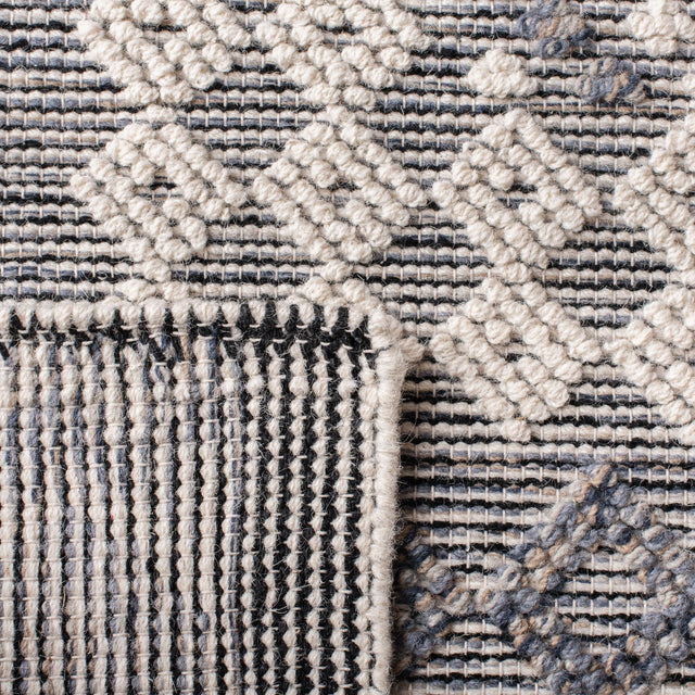 Safavieh Natura Nat625N Cream/Navy Rug.