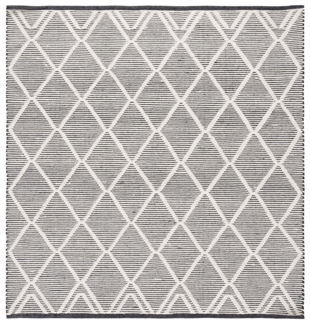Safavieh Natura Nat832Z Black/Ivory Rug.