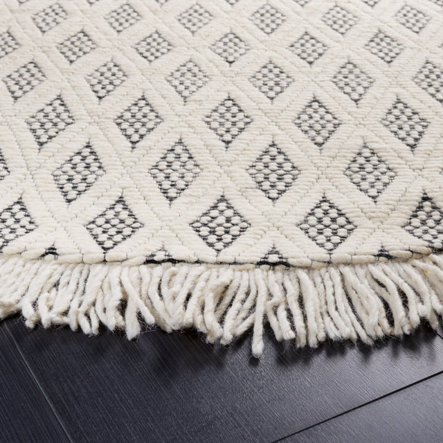 Safavieh Natura Nat865Z Ivory/Black Rug.