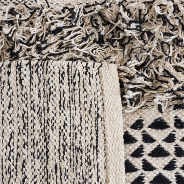 Safavieh Natura Nat926Z Black/Ivory Rug.