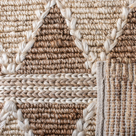 Safavieh Natural Fiber Nf958T Brown/Beige Rug.