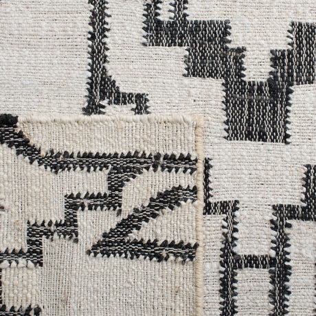 Safavieh Natural Fiber Nfb750A Ivory/Black Rug.