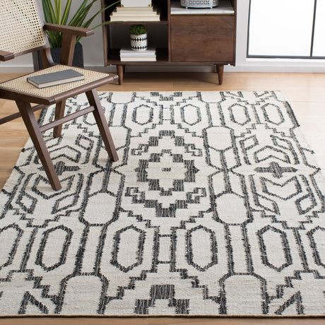 Safavieh Natural Fiber Nfb750A Ivory/Black Rug.