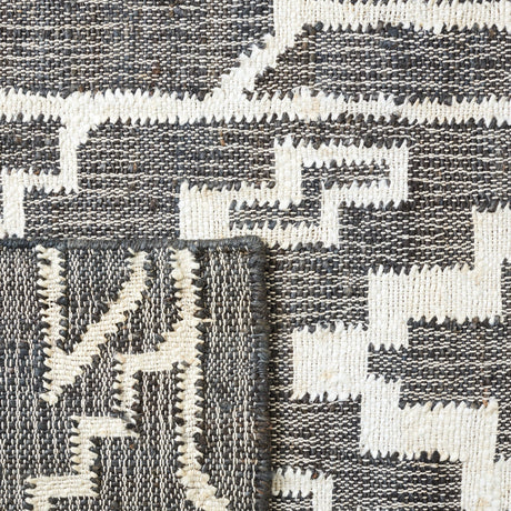 Safavieh Natural Fiber Nfb750Z Black/Ivory Rug.