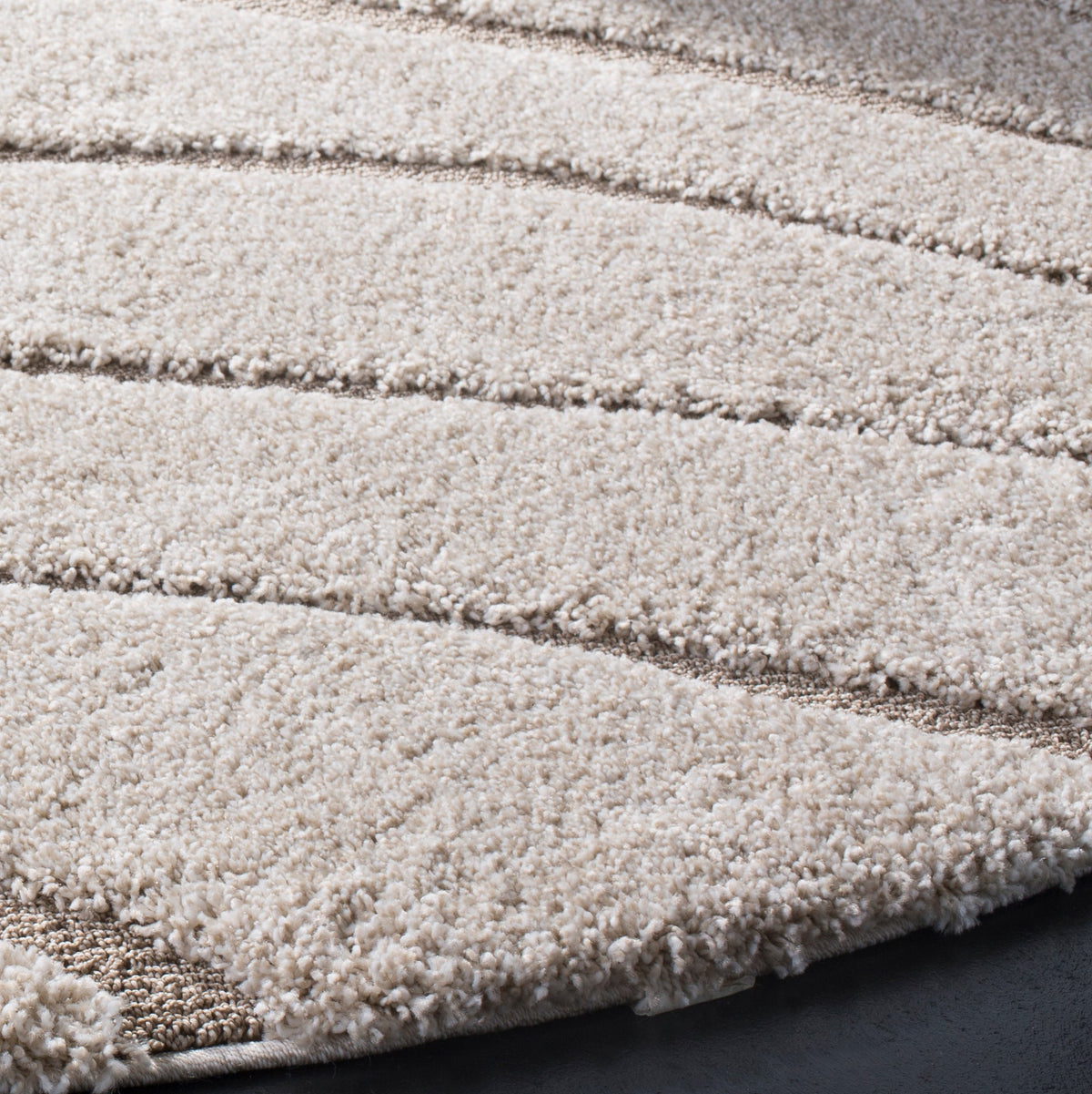 Safavieh Shag Sg472 Cream/Beige Rug.