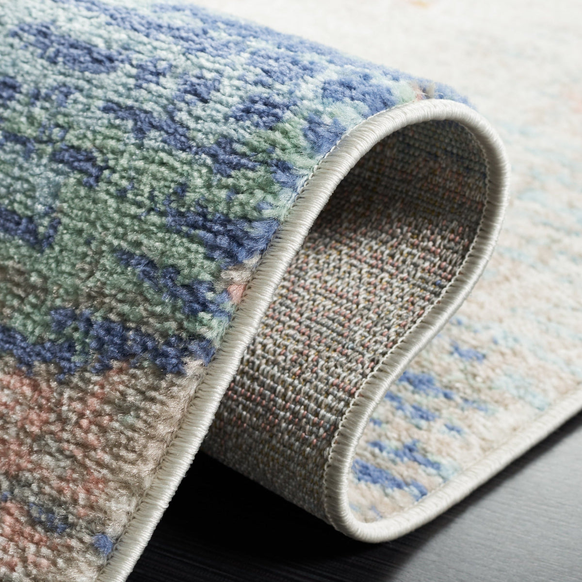 Safavieh Skyler Sky504C Beige Blue/Pink Rug.