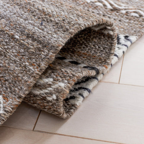 Safavieh Striped Kilim Stk101Z Black/Ivory Rug.