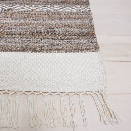 Safavieh Striped Kilim Stk101Z Black/Ivory Rug.