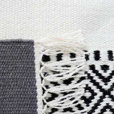 Safavieh Striped Kilim Stk103Z Black/Ivory Rug.