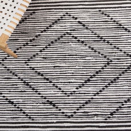 Safavieh Striped Kilim Stk200Z Black/Ivory Rug.