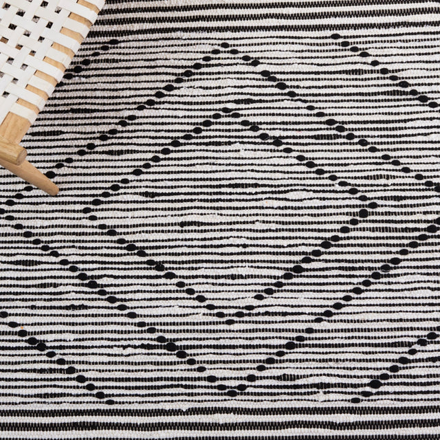 Safavieh Striped Kilim Stk200Z Black/Ivory Rug.