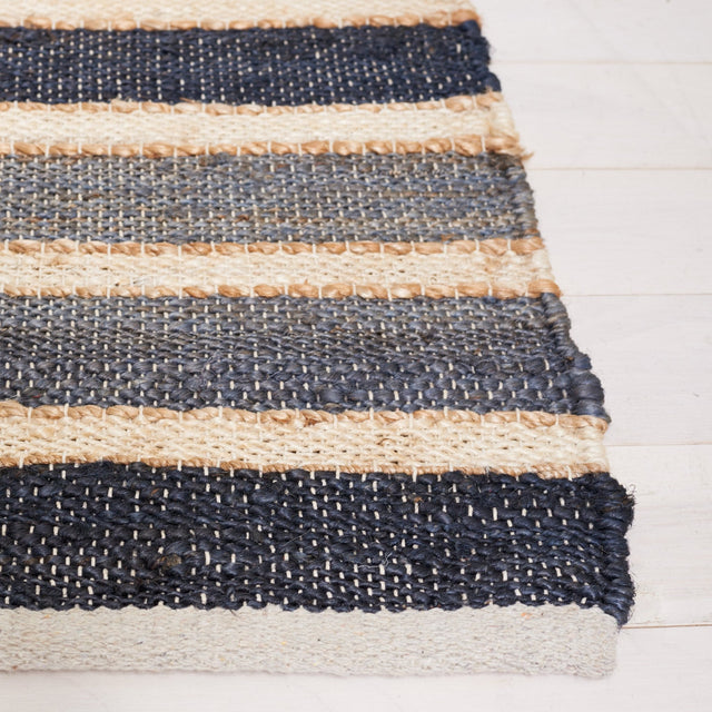 Safavieh Striped Kilim Stk318H Charcoal/Ivory Rug.