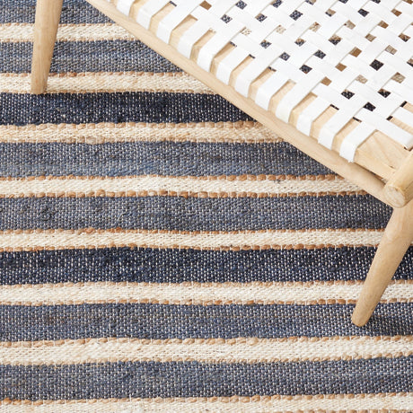 Safavieh Striped Kilim Stk318H Charcoal/Ivory Rug.