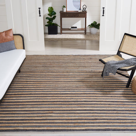 Safavieh Striped Kilim Stk318H Charcoal/Ivory Rug.
