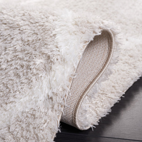 Safavieh Tahoe Shag Tho676H Silver/White Rug.