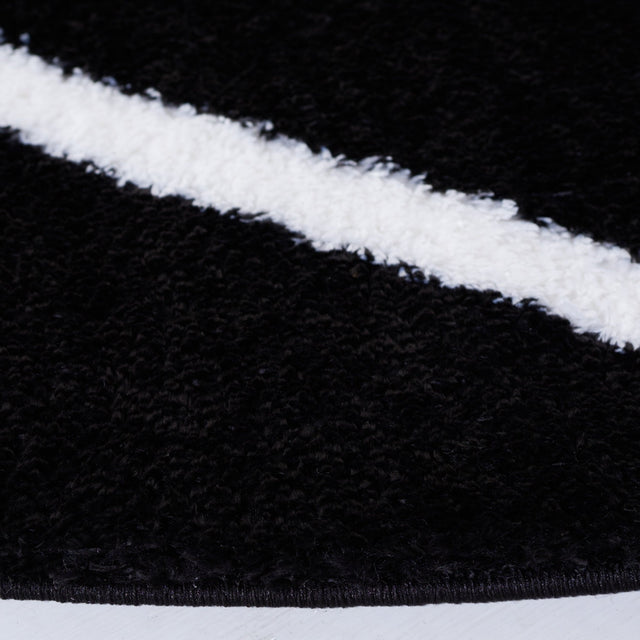 Safavieh Tahoe Shag Tho676Z Black/White Rug.