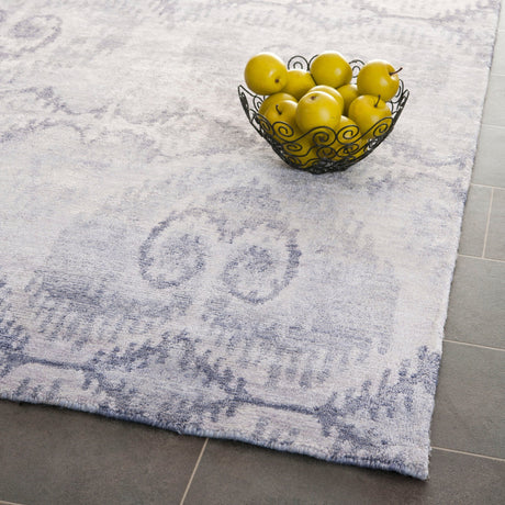 Safavieh Tibetan Tb950A Lavander Rug.
