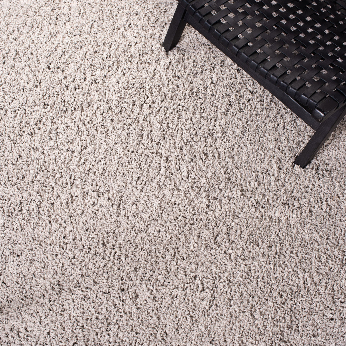 Safavieh Venus Shag Vns520E Taupe Rug.
