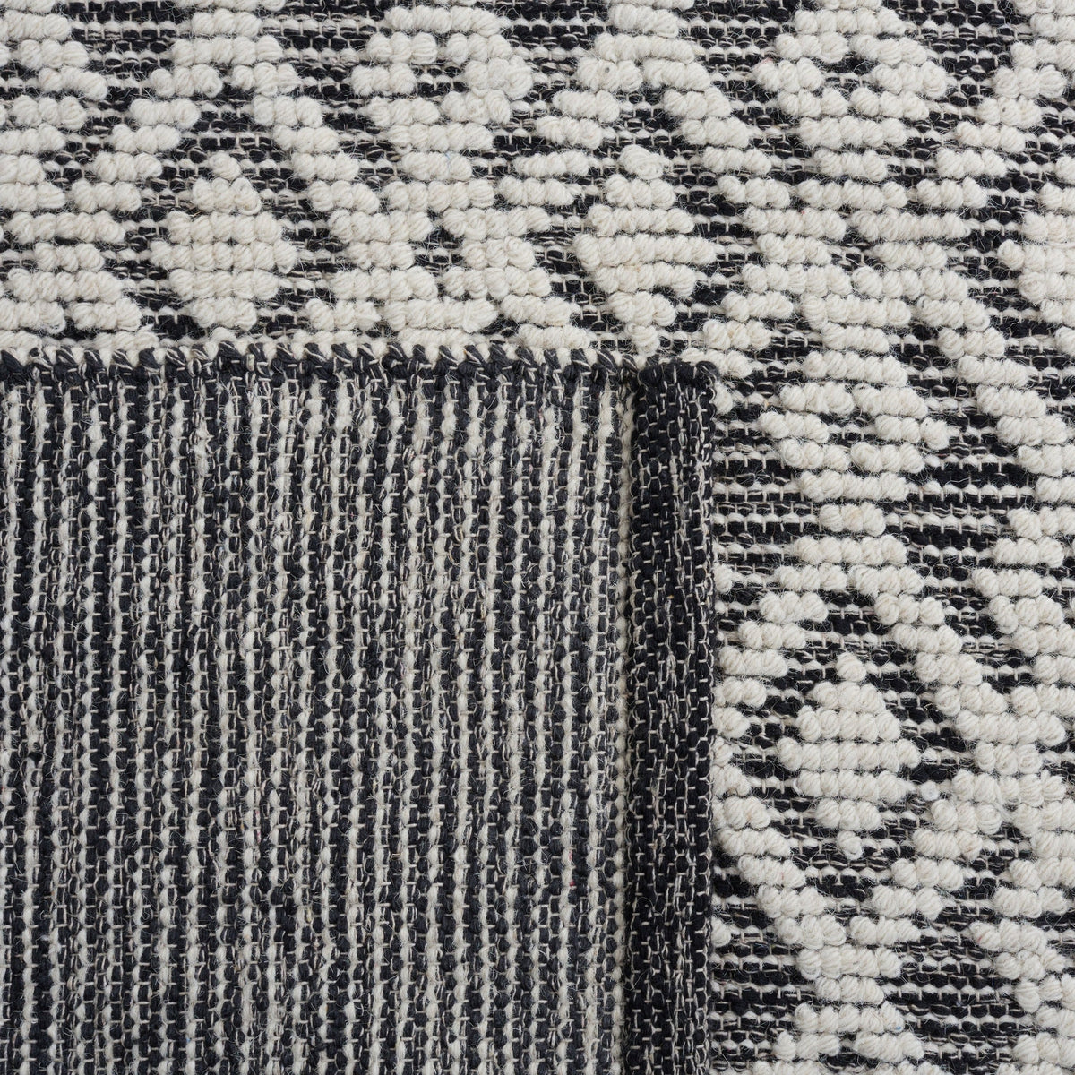 Safavieh Vermont Vrm102Z Ivory/Black Rug.