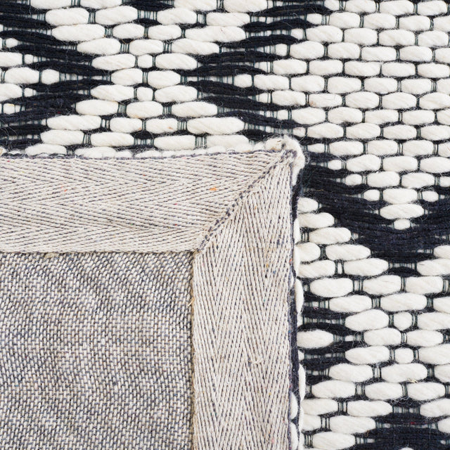 Safavieh Vermont Vrm151Z Ivory/Black Rug.