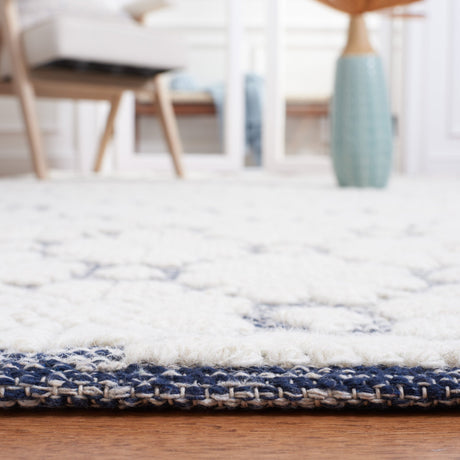 Safavieh Vermont Vrm303N Ivory/Navy Rug.