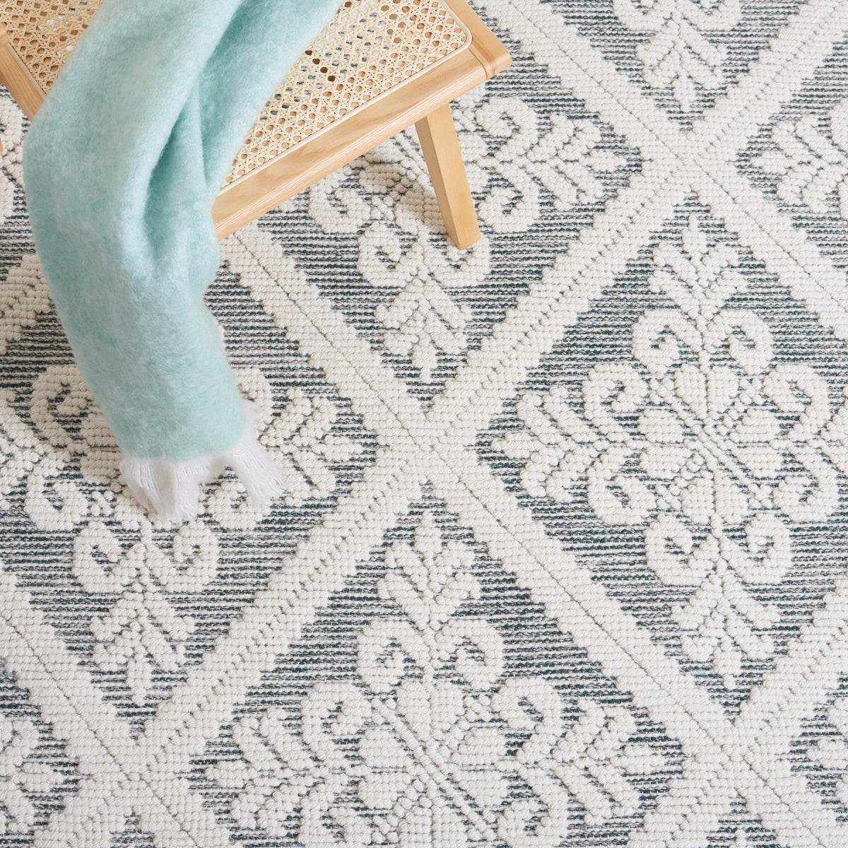 Safavieh Vermont Vrm306Y Ivory/Green Rug.