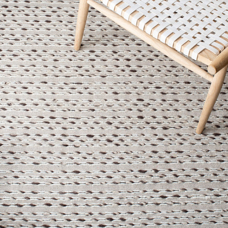 Safavieh Vermont Vrm307A Ivory Rug.