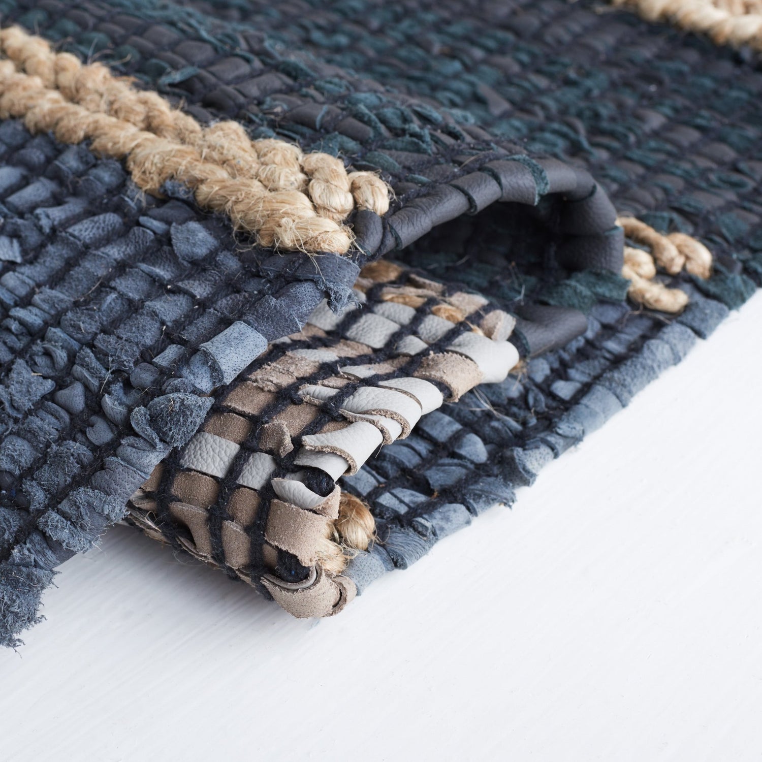 Safavieh Vintage Leather Vtl206Z Black/Natural Rug.