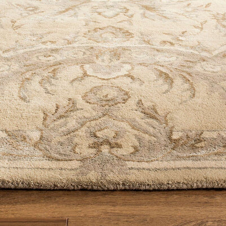 Safavieh Savonnerie Sav623A Sand Rugs.
