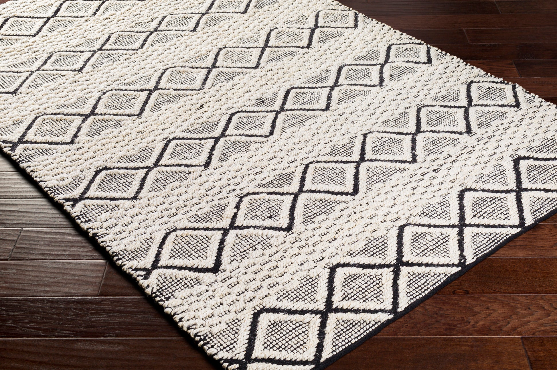 Surya Santa Barbara Sbb-2301 Cream, Black Area Rug