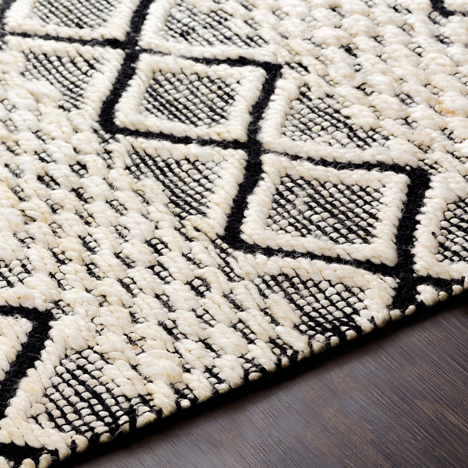 Surya Santa Barbara Sbb-2301 Cream, Black Area Rug