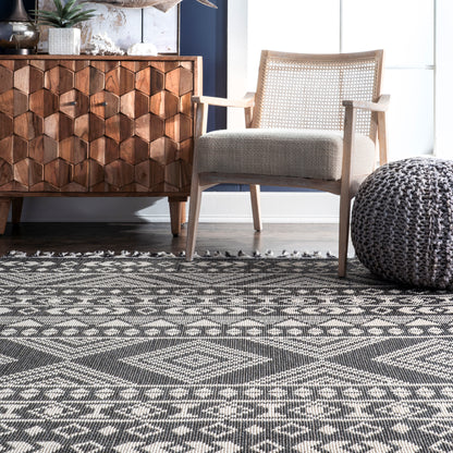 Nuloom Ryan Banded Tribal Printed Nry1834A Gray Area Rug